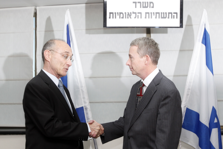 עוזי לנדאו ויו"ר נובל אנרג'י. לונדון. צילום: מרים אלסטר. פלאש 90