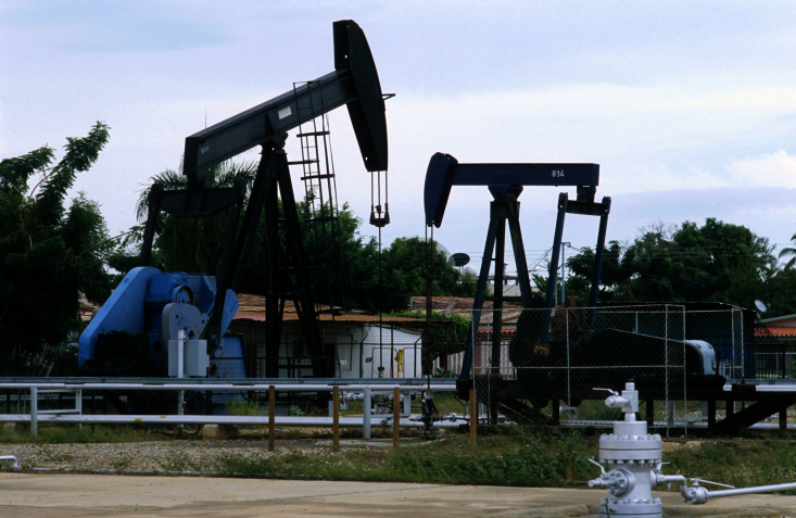 Pvd petrol fields in Maracaibo Venezuela jan 2005. photo by Serge Attal/Flash90 ***Agencies OUT***  *** Local Caption *** ??? ??????? ???????? ????? ????? ?? ???? ?????  ?????? ??????