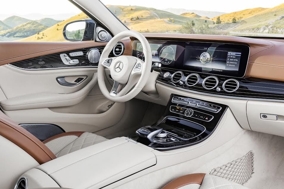 Mercedes-Benz E-Klasse, EXCLUSIVE, kallaitgrün, Leder sattelbraun/macciato